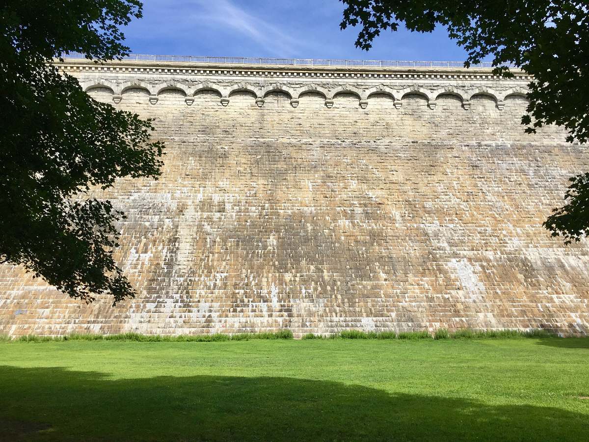 architecture concrete wall at the garden castle