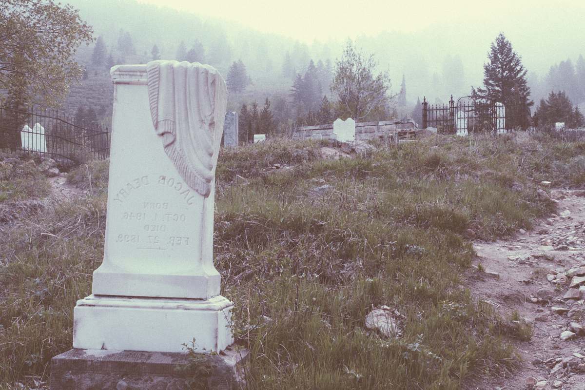 tomb white tombstone tombstone