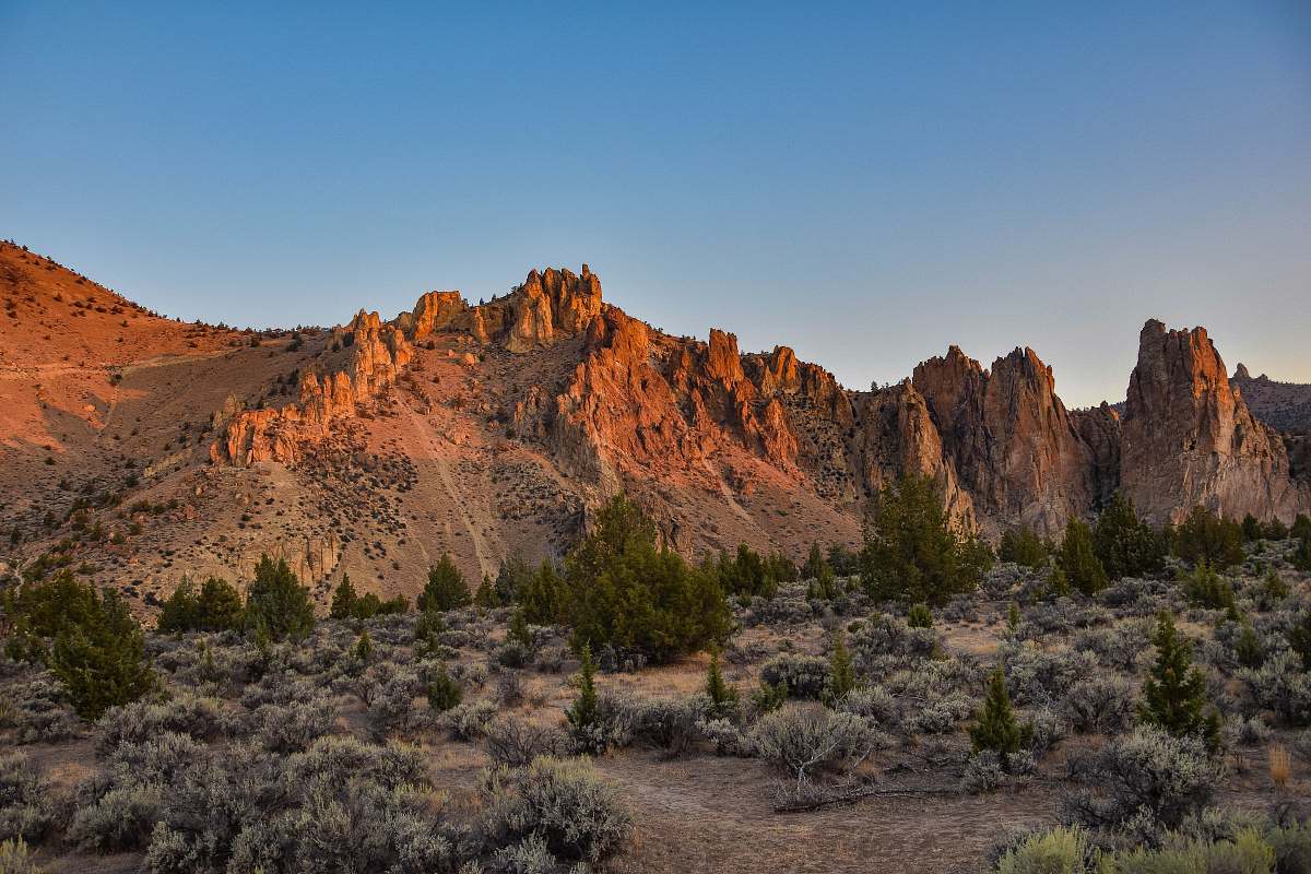 nature brown rock mountain smith rock state park