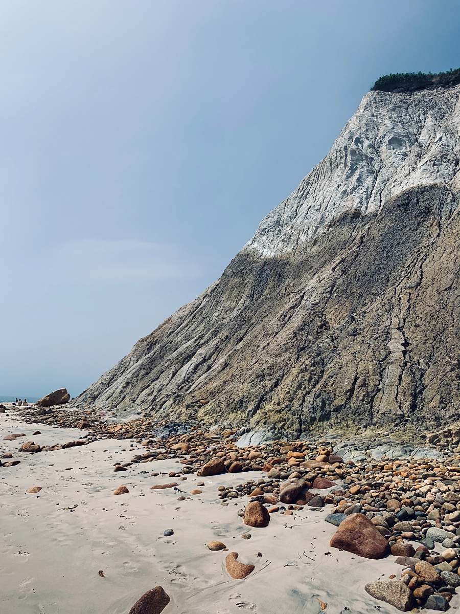 cliff grey mountain during daytime outdoors