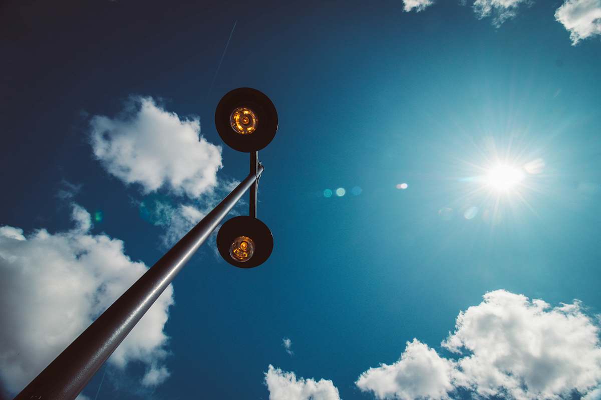 light low-angle photography of light flare