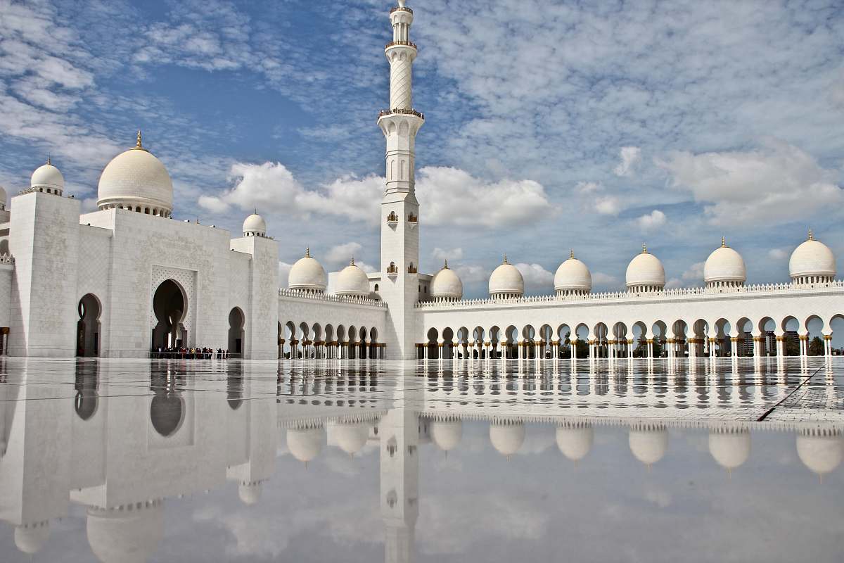 building Al Masjid an nabawi dome