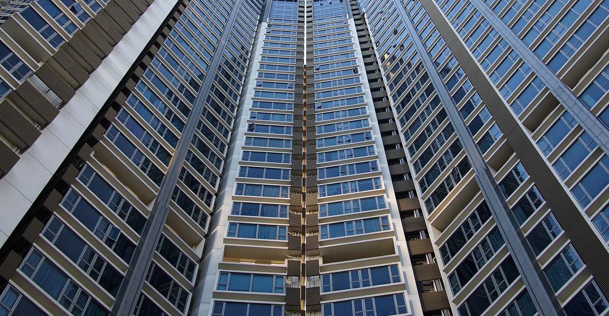 building architectural photography of blue and gray skyscraper skyscraper