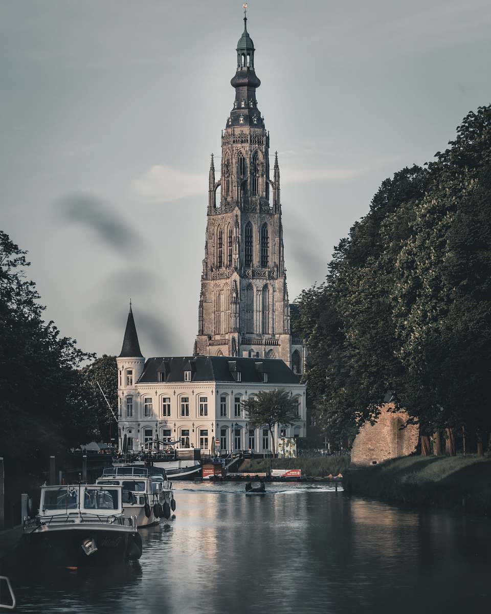 building architectural photography of white and gray building spire