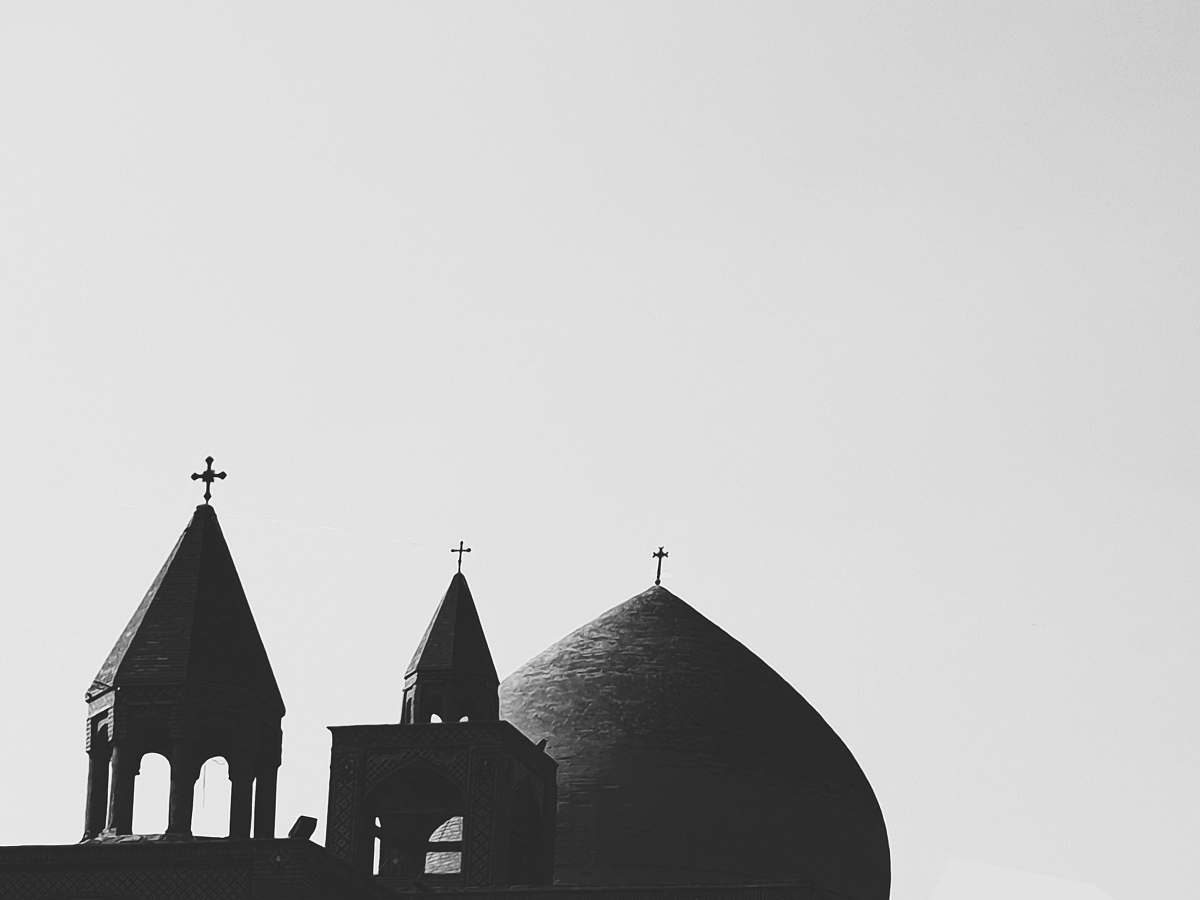 building black mosque black-and-white