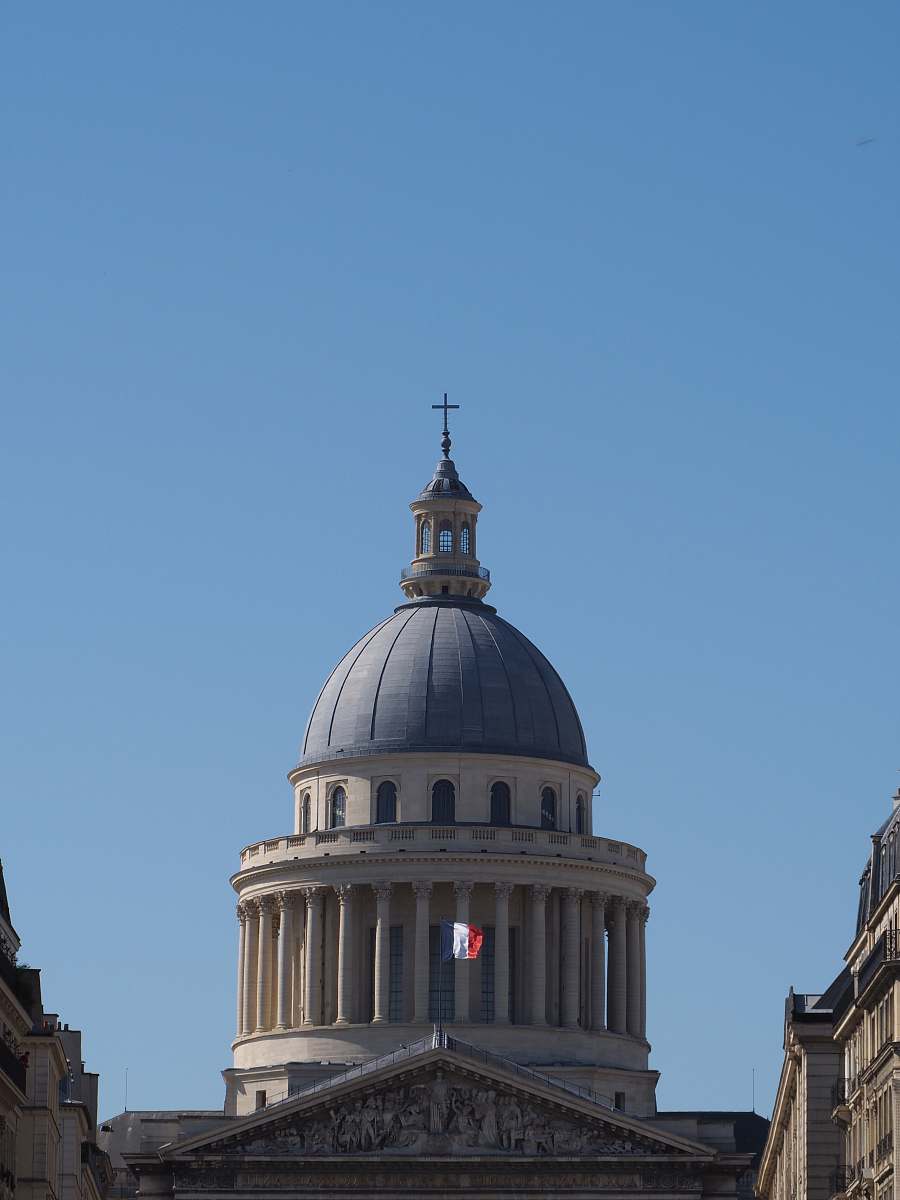 building blue and white dome ] dome