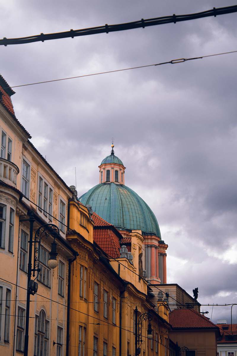 building blue dome building under white skies dome