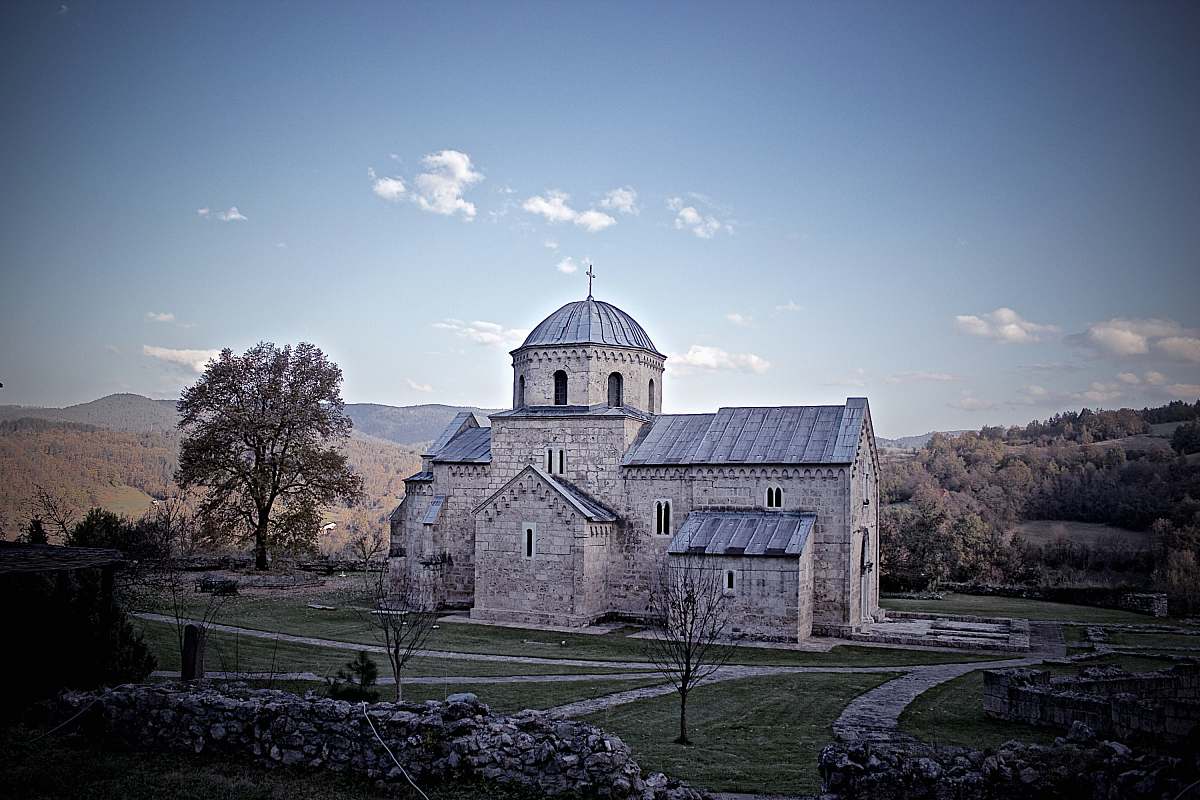 building cathedral under blue sky dome