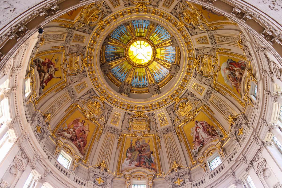 building church ceiling with paintings apse