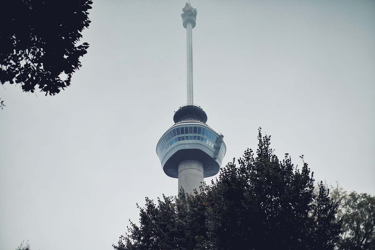 building CN Tower, China tower