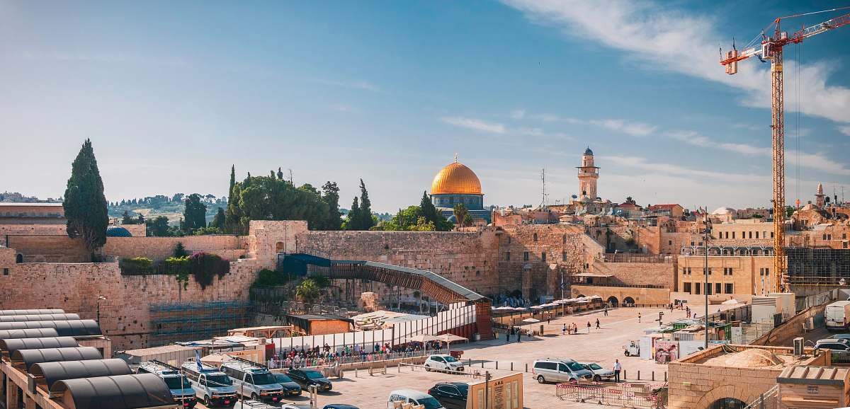 building Dome of the Rock dome