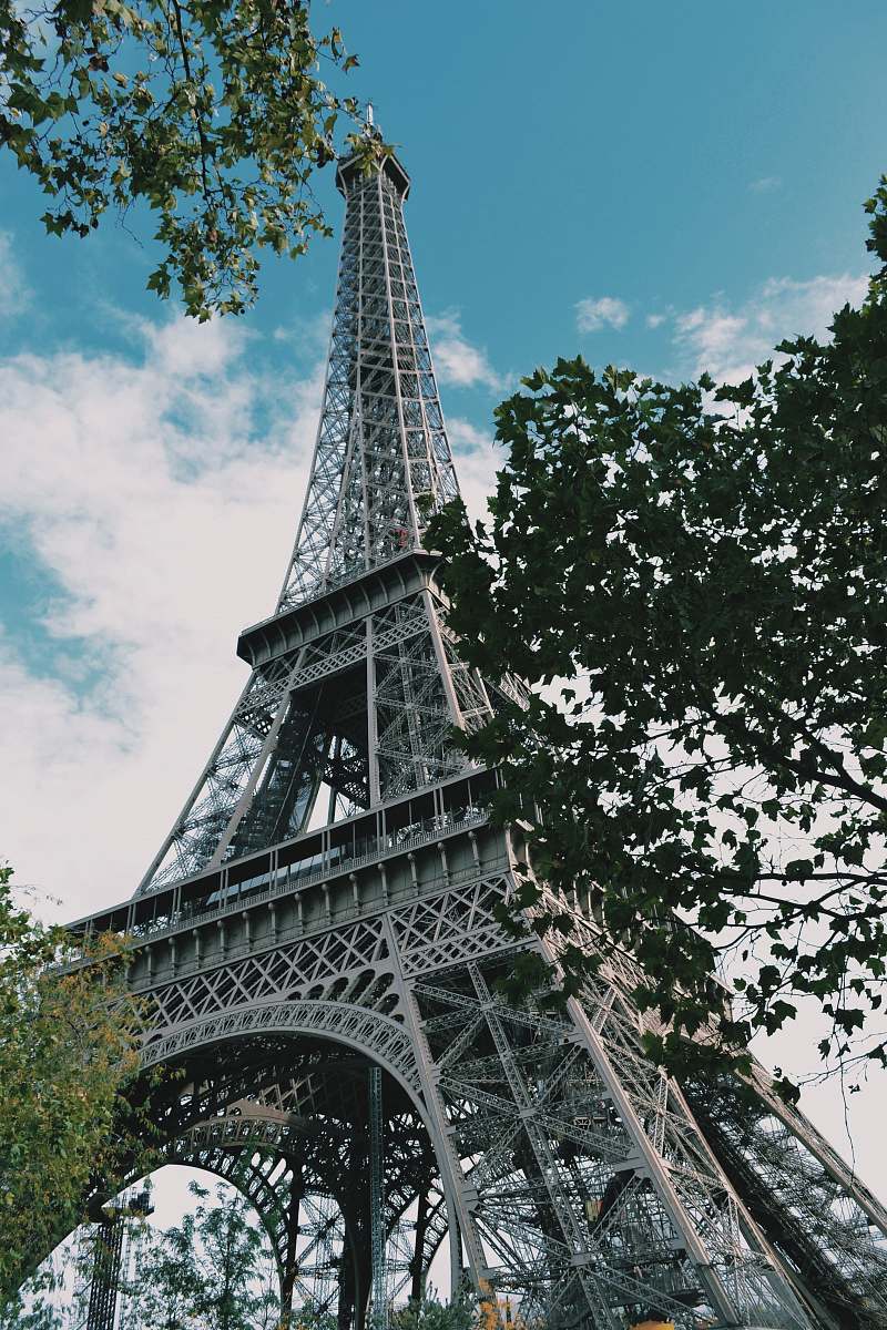 spire Eifel tower, London building