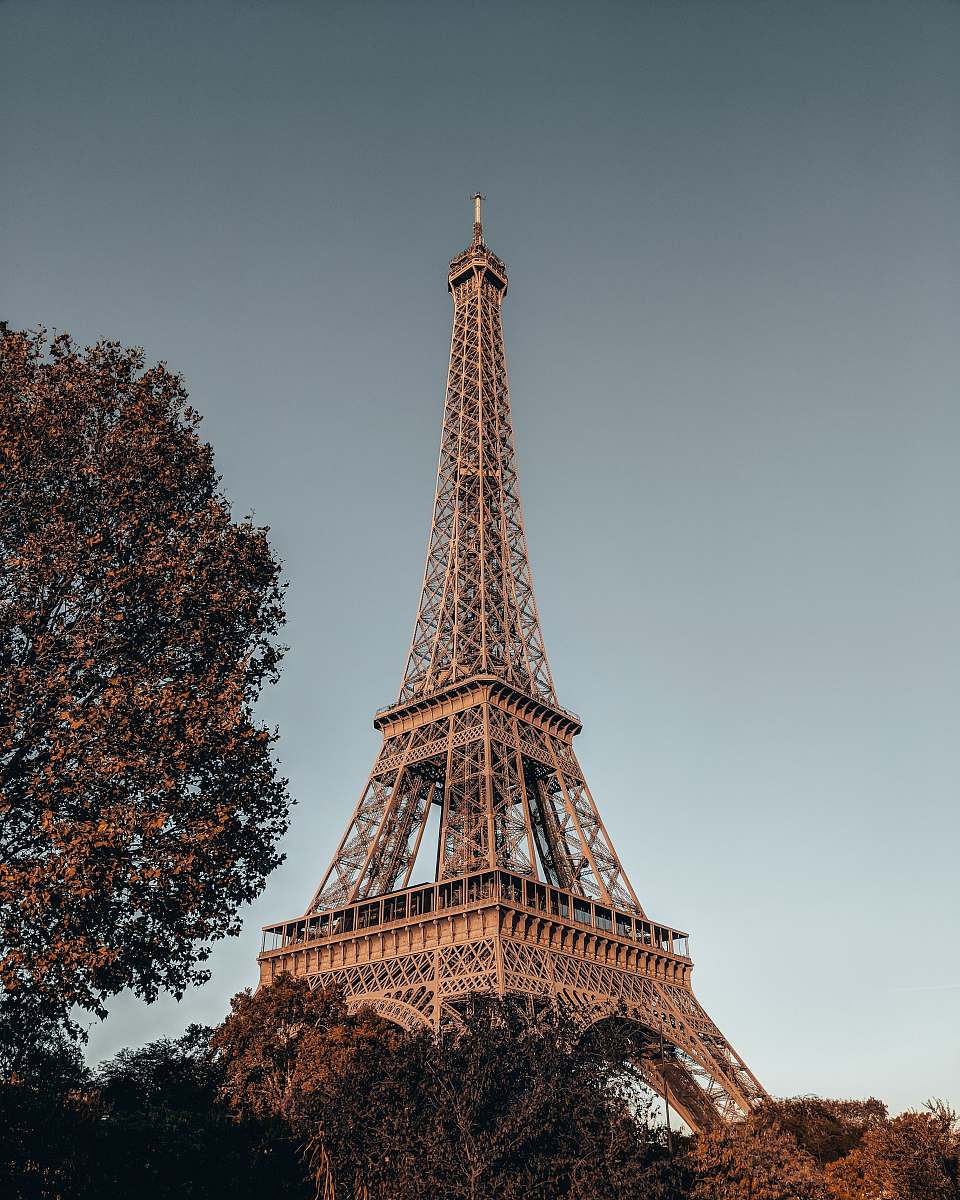 building Eiffel tower at daytime steeple
