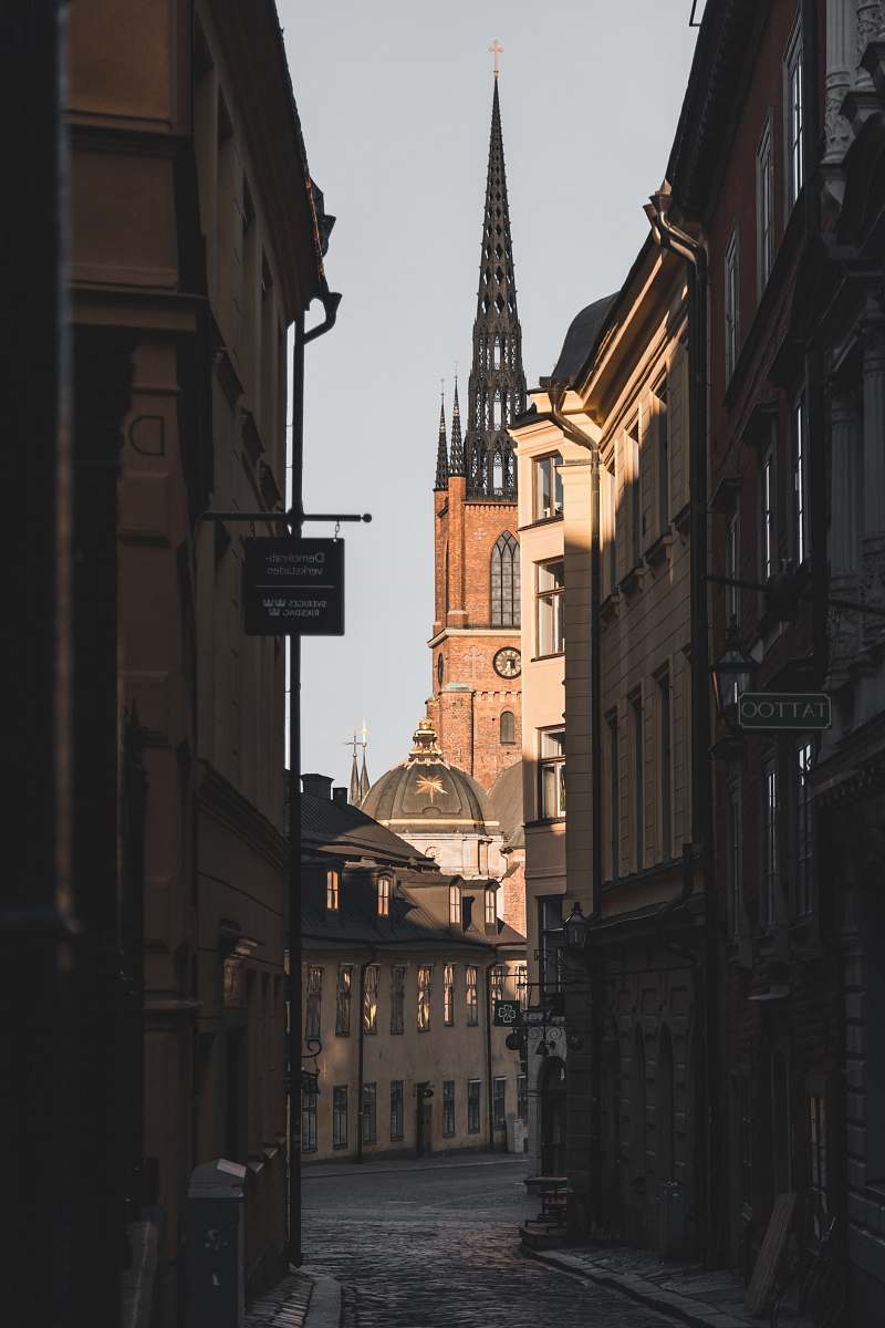building empty building alley steeple