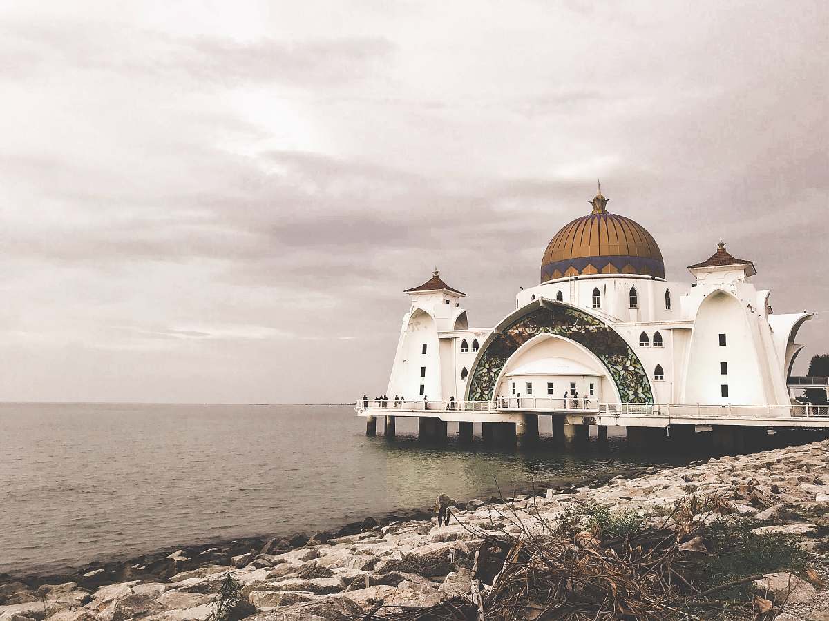 building floating mosque of Malacca Straits dome