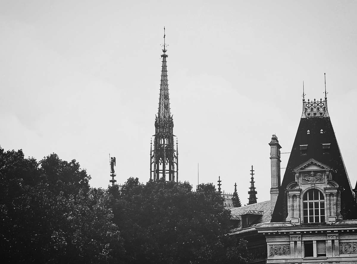building grascale photo of tower black-and-white