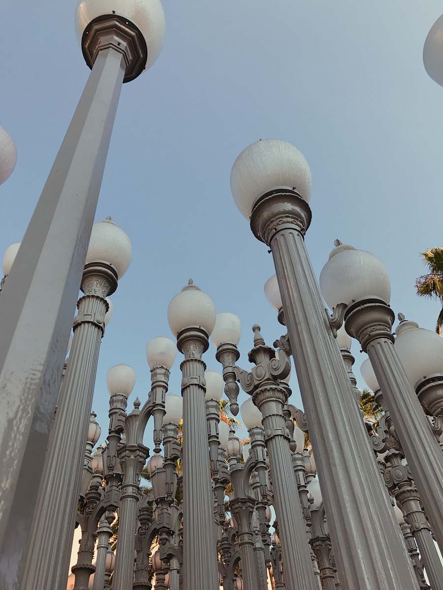 building gray and white lights turned off outdoor during daytime dome