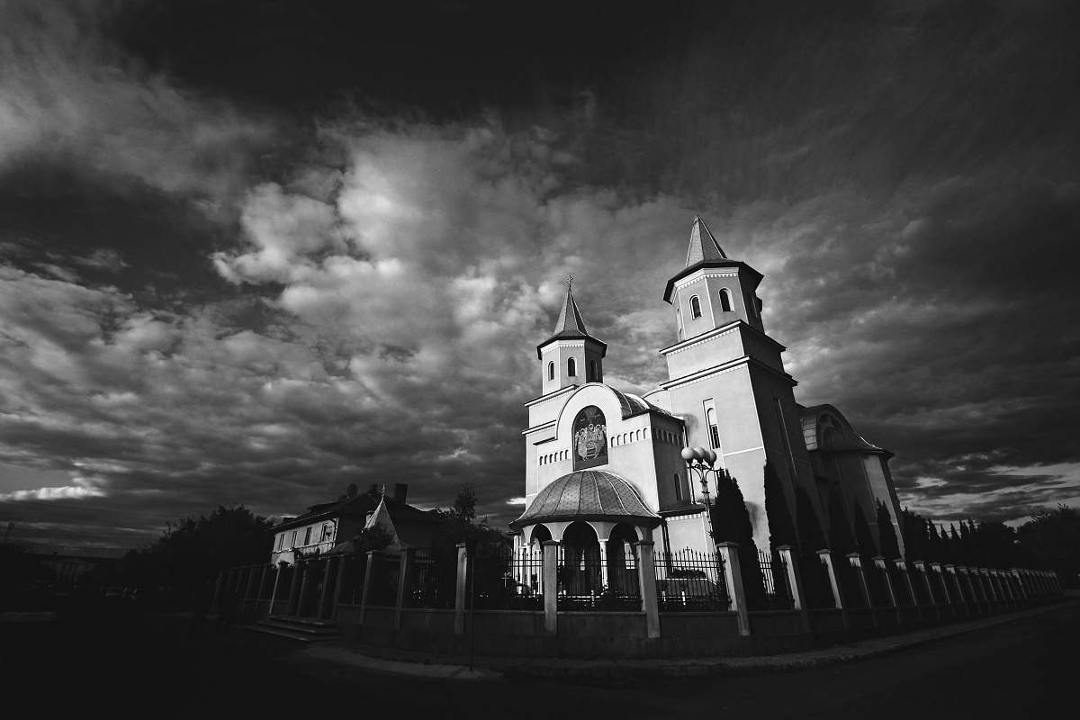 building grayscale photo of cathedral black-and-white