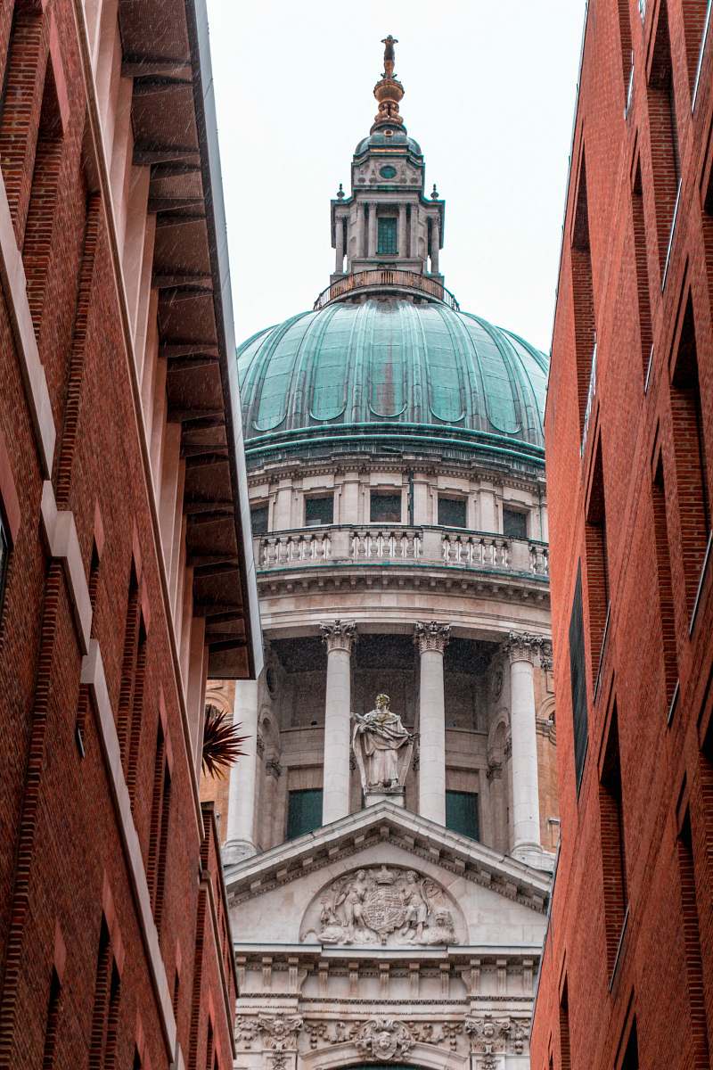 building green and white domed building dome