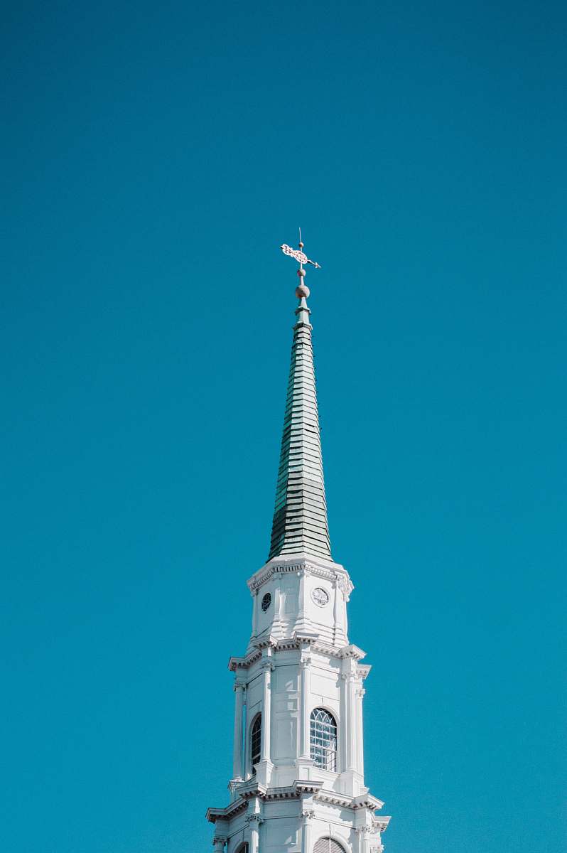 building pointed-roof top building spire