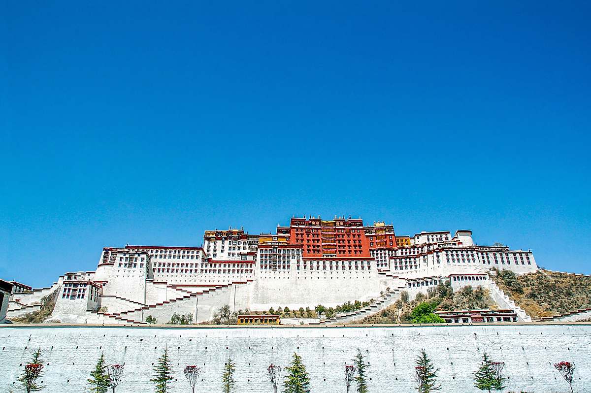 building The Potala Palace, Lhasa housing