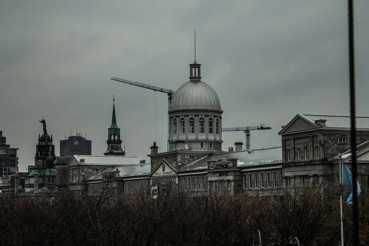 building view photography of gray dome building dome