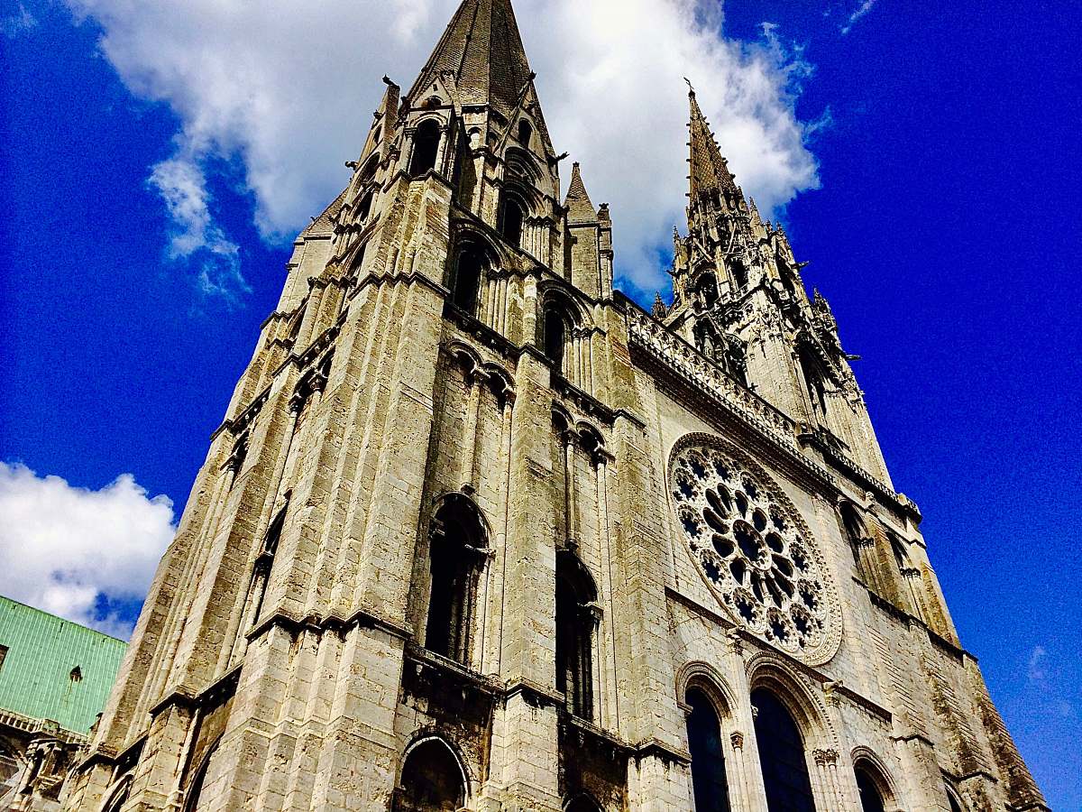 building white and black concrete church spire