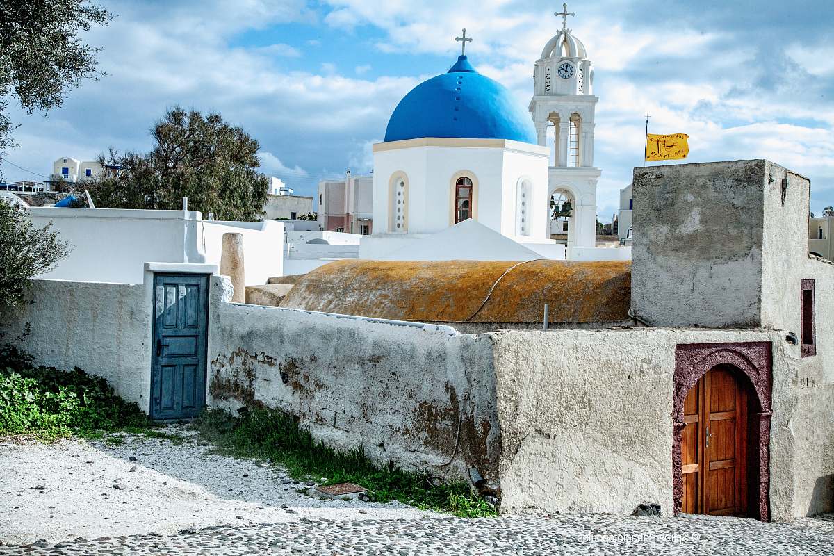building white and blue dome chapel dome