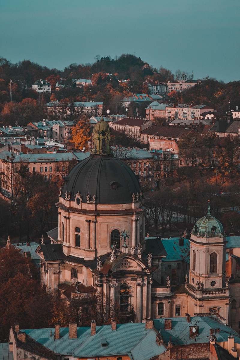 building white cathedral with grey dome dome