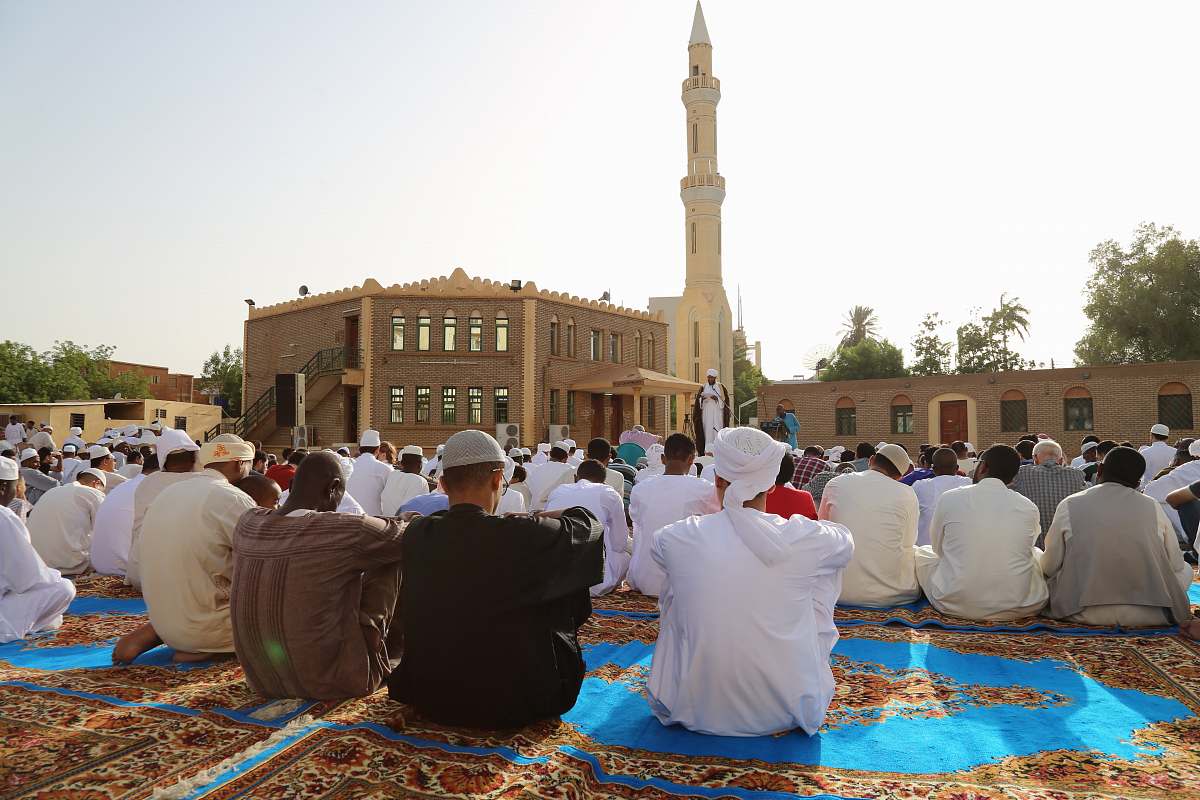 architecture people praying dome