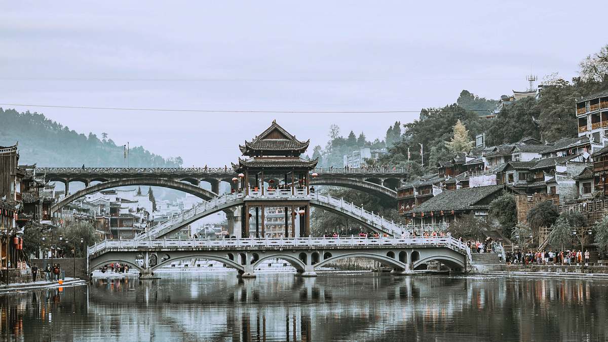 architecture selective focus photography of bridge during daytime bridge