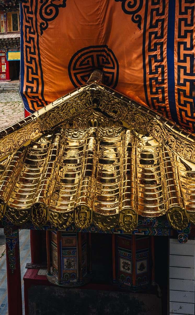 architecture view of gold roof temple
