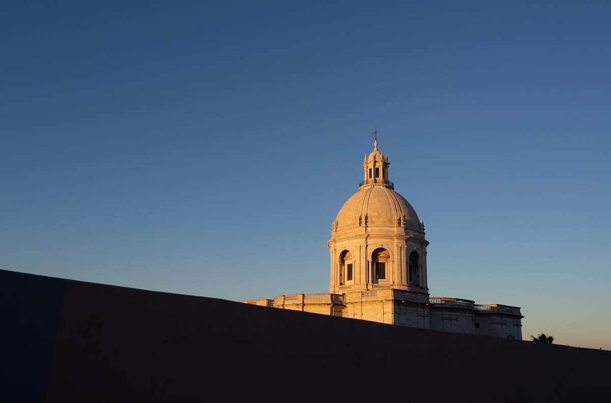 building beige concrete dome building during daytime architecture