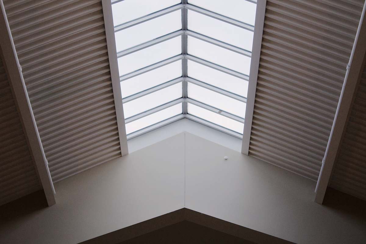 building white roof glass tile window