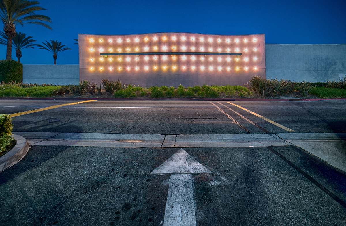 tarmac turned-on light lighting