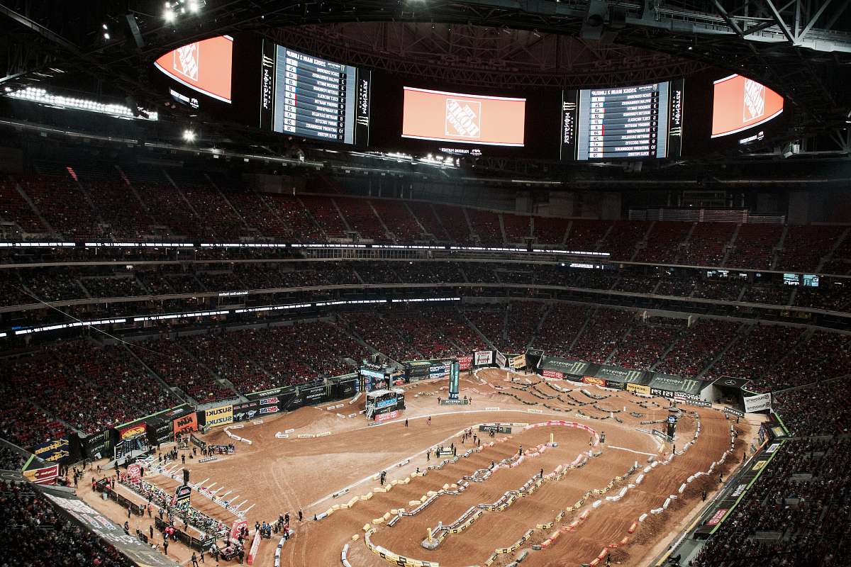 crowd motocross dirt bike arena arena