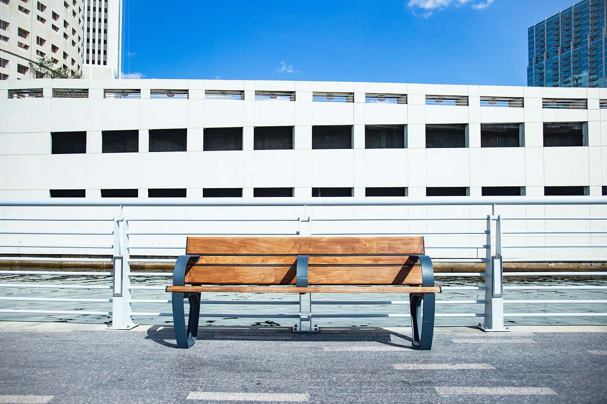 tampa empty brown wooden bench building