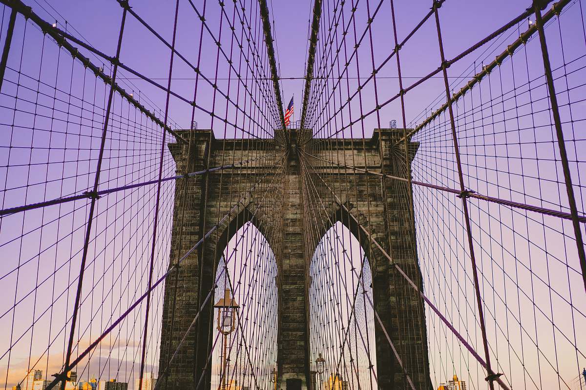 bridge photo of man's eye-view bridge new york
