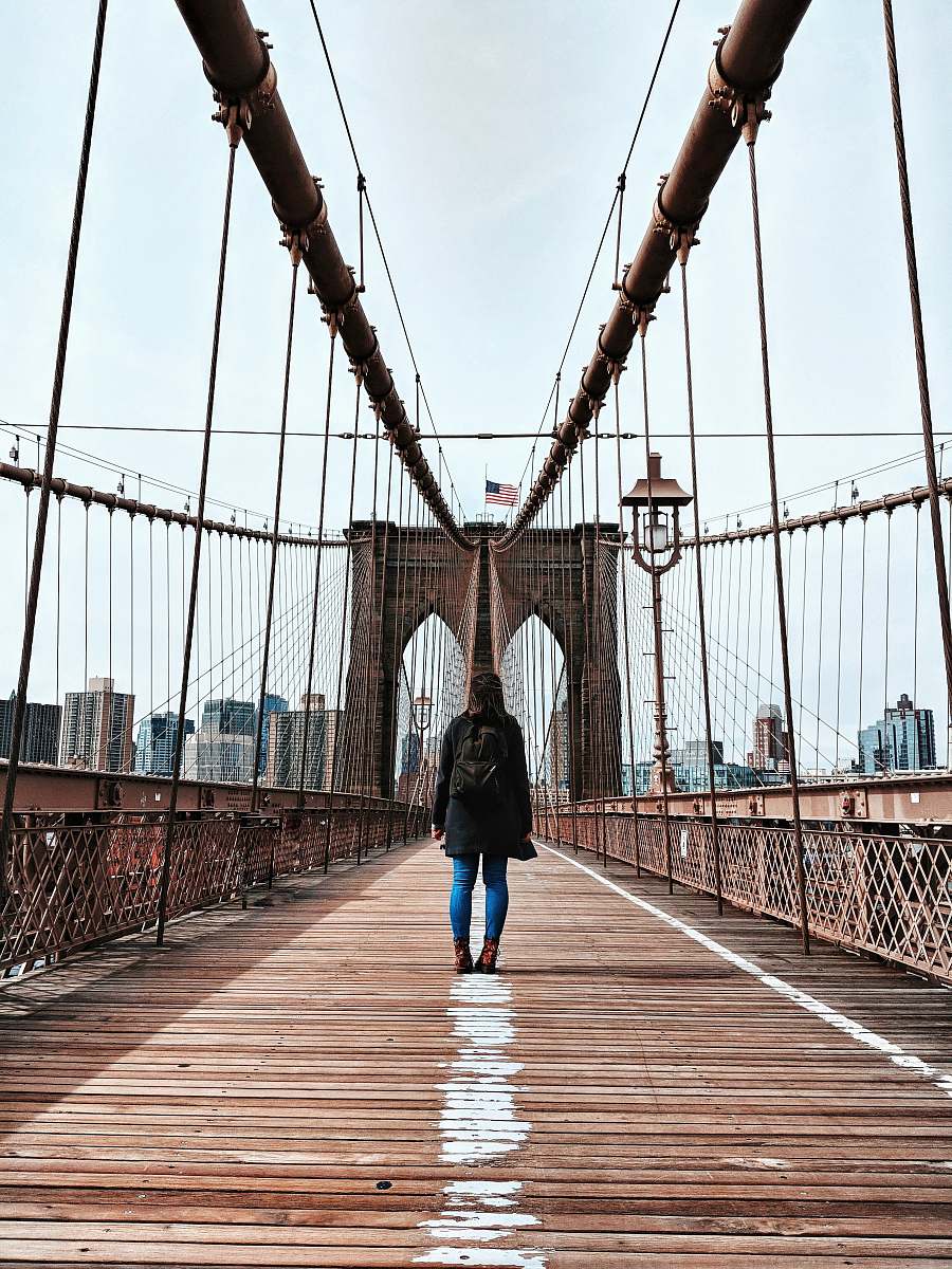 bridge woman standing in bridge new york