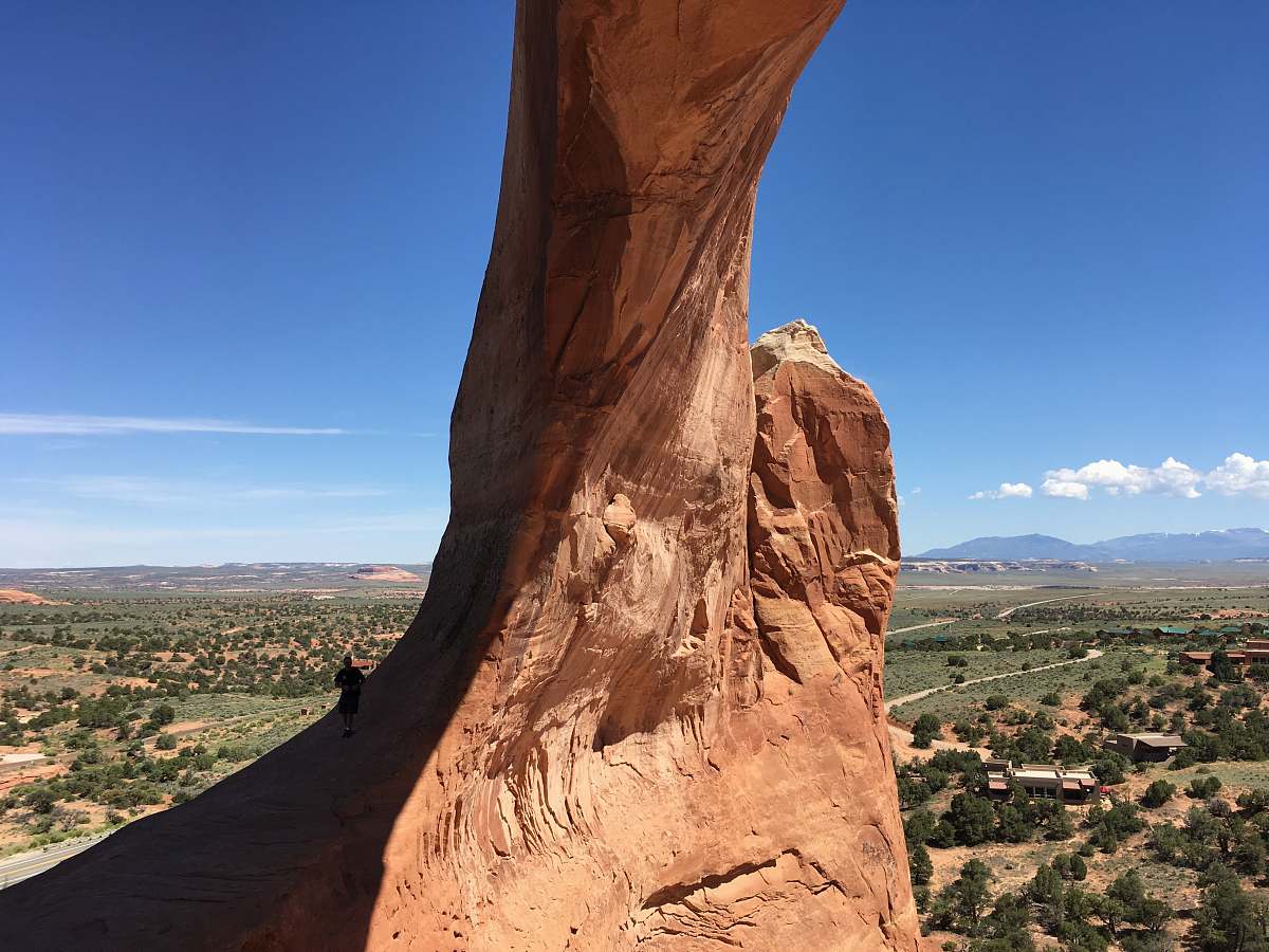 nature brown rock formation under blue sky during daytime outdoors