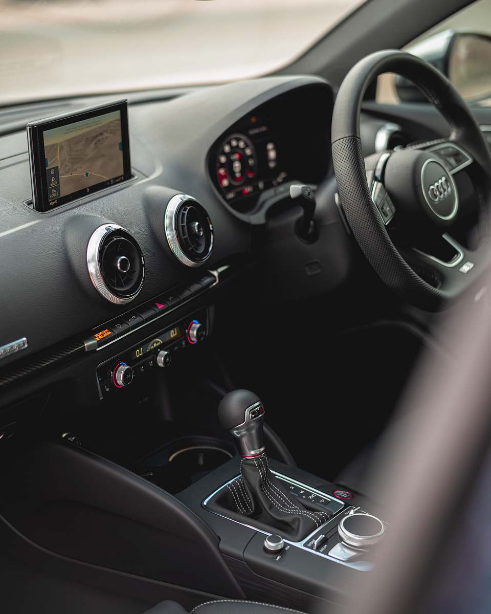 automobile black and silver mercedes benz steering wheel car