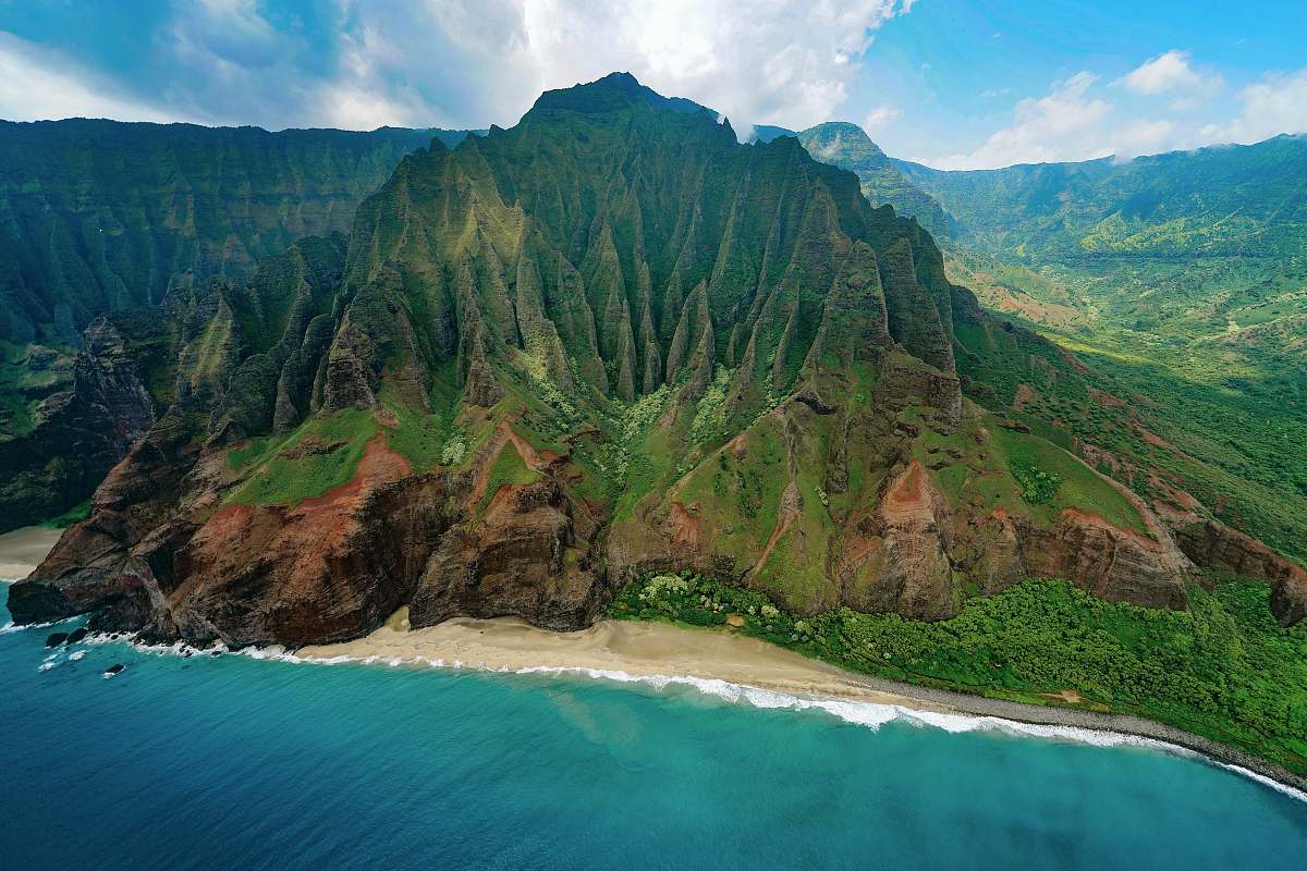 sea aerial photography of mountain range hawaii