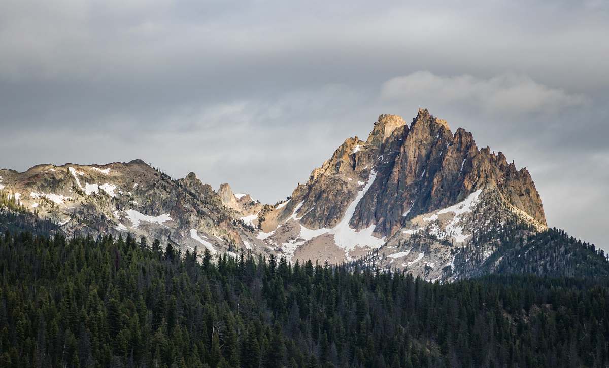 mountain landscape photo of mountain at daytime mountain range