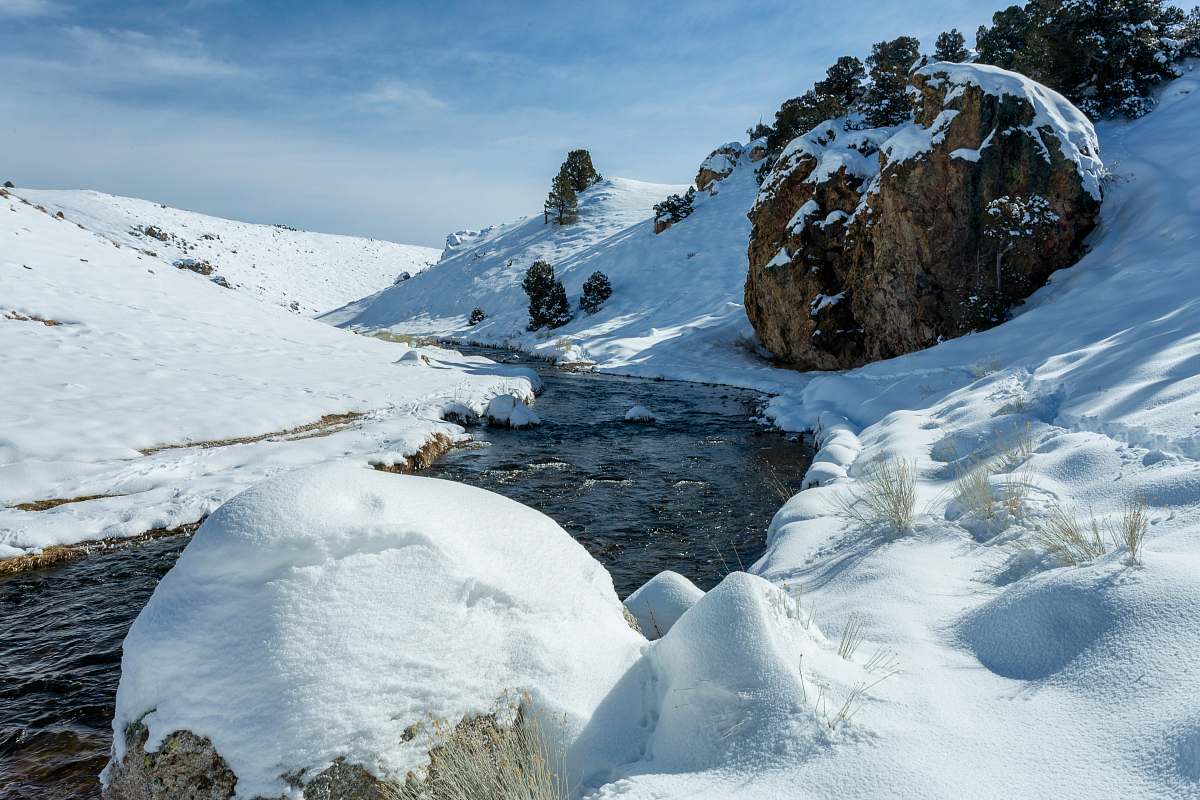 outdoors mountain cover with snow during daytime photography snow