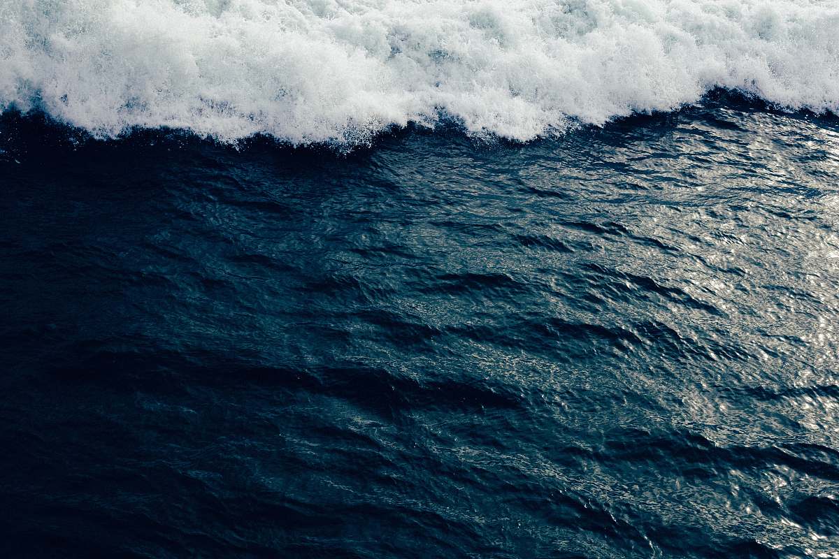 water ocean waves crashing on shore during daytime nature