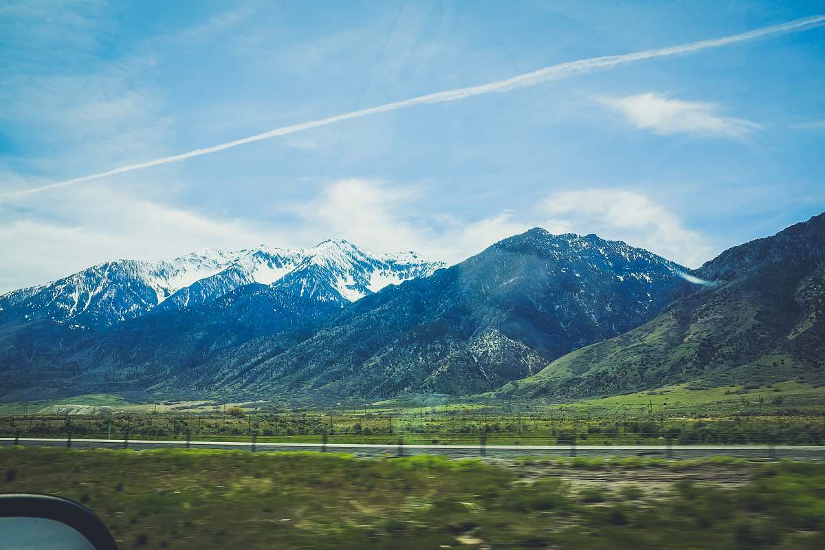 nature snow-covered mountain during daytime mountain