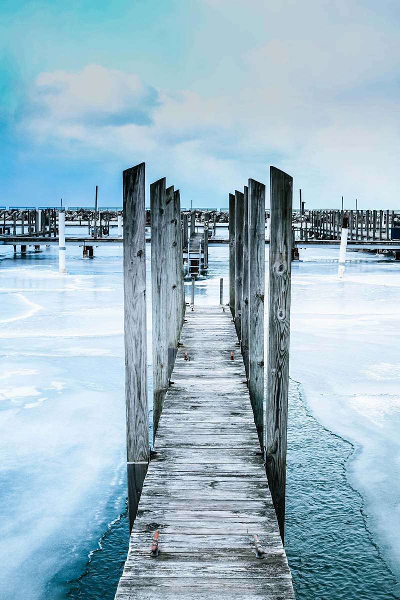 dock brown wooden dock during daytime pier