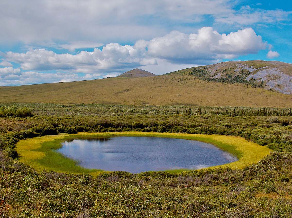 nature landscape photograph of lake outdoors