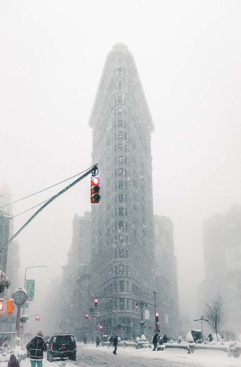 snow Flatiron building new york