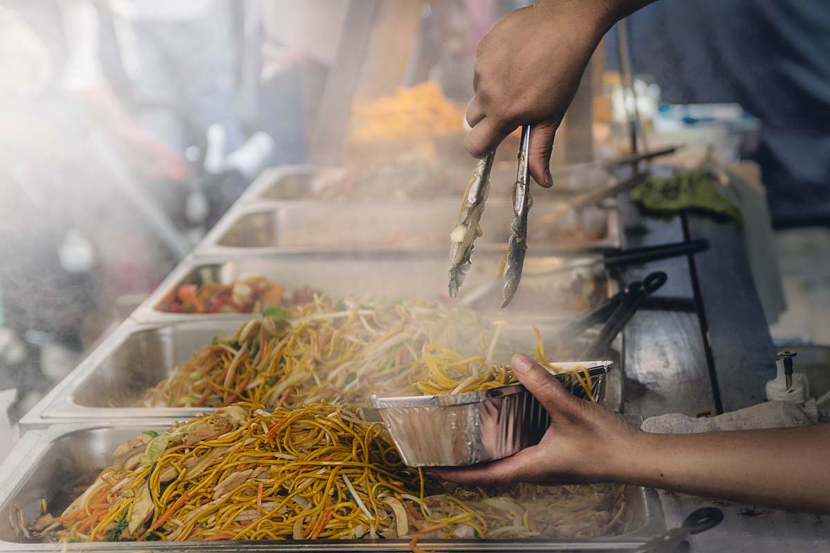 noodle stir fry noodles street food